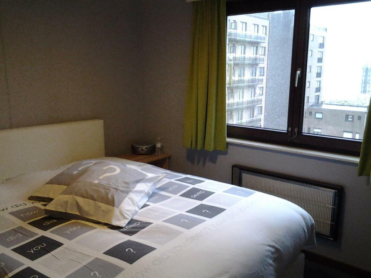 Zonnig Appartement Met Zeezicht Koksijde Exteriör bild