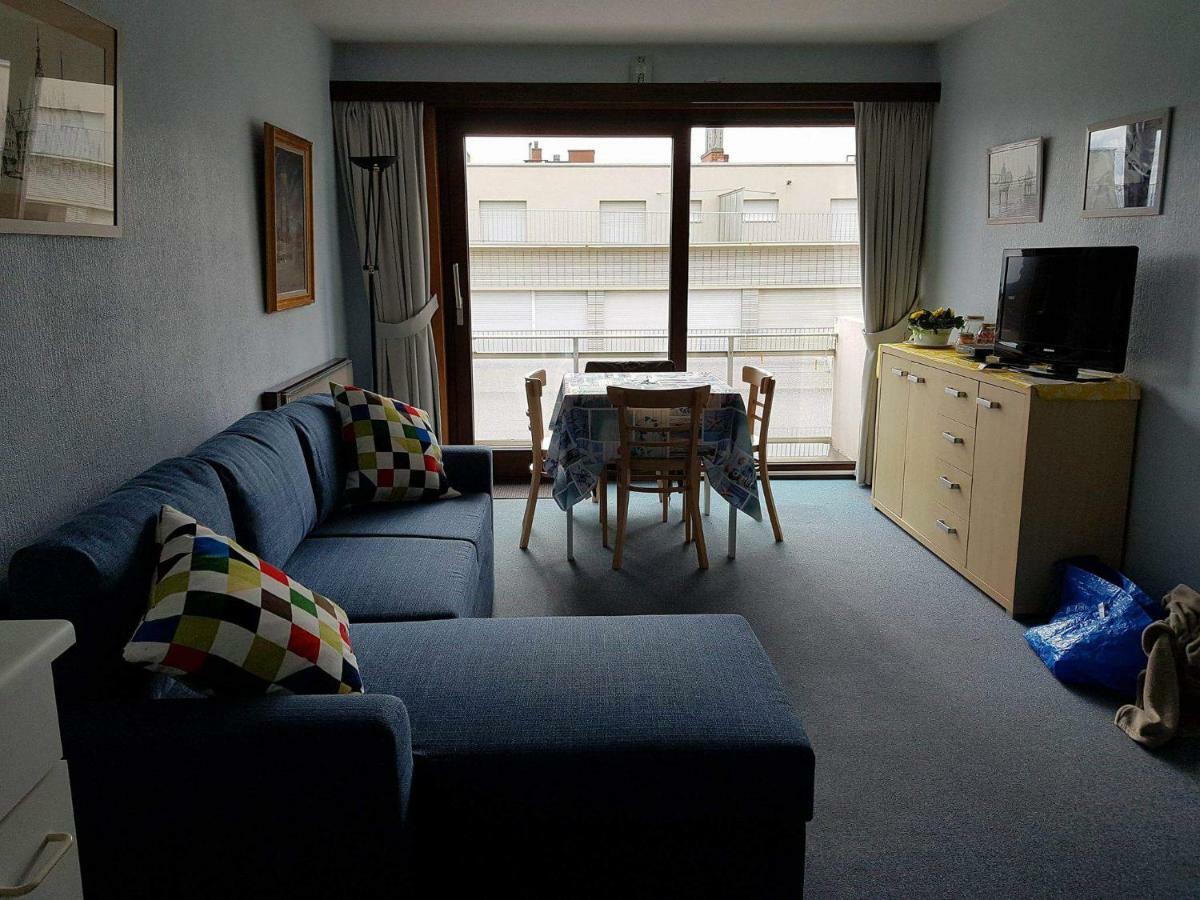 Zonnig Appartement Met Zeezicht Koksijde Exteriör bild